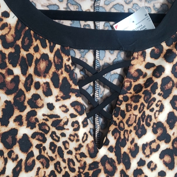 Faith and Joy ladies animal print sleeveless blous - Picture 3 of 6